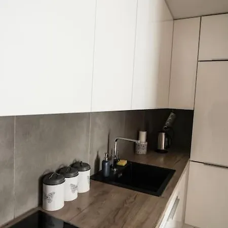 Nad Wisla, Bezplatny Parking, Awg *