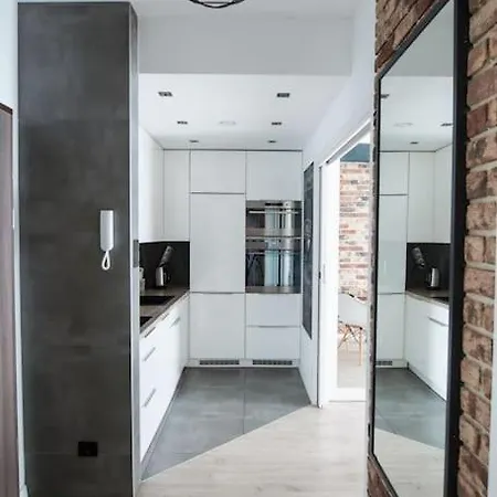 Nad Wisla, Bezplatny Parking, Awg