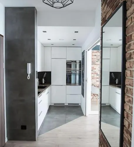 Nad Wisla, Bezplatny Parking, Awg